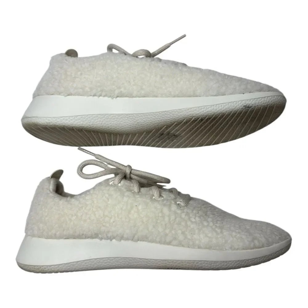 Allbirds Women’s White Wool Runner Fluffs Sneakers. Size 10.